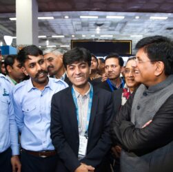 Hon'ble Unioin Minister Shri Piyush Goyal interacting with Uber Green driver-partners at Bharat Mobility Expo on 3-Feb-2024