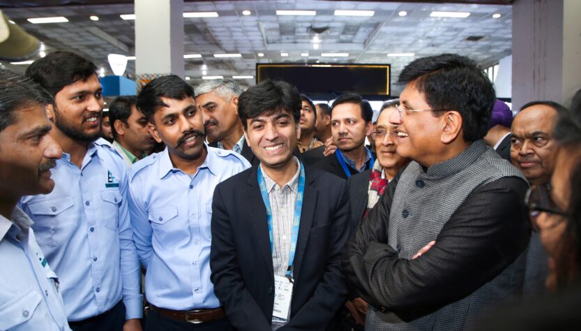 Hon'ble Unioin Minister Shri Piyush Goyal interacting with Uber Green driver-partners at Bharat Mobility Expo on 3-Feb-2024