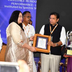 REPRESENTATIVES OF MAHALAKSHMI PROFILES SEEN RECEIVING THE FTCCI EXCELLENCE AWARD FFROM D SRIDHARBABU