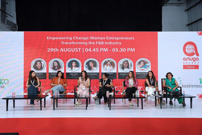 L-R Pearl Mistry, Pooja Dhingra, Zeba Kohli, Gauri Devidayal, Neeti Goel, Nooresha Kably, Rashmi Uday Singh